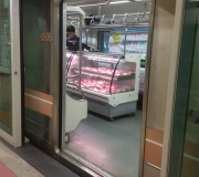 продажа колбасы в сеульском метро