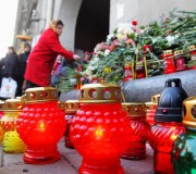 зажжены свечи в память погибшим в минском метро 11 апреля 2011 года