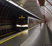 Поезд венского метро